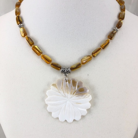 Mother of Pearl Flower Pendant Necklace & Earrings, Handmade, Retro, Beach Girl - Picture 2 of 6